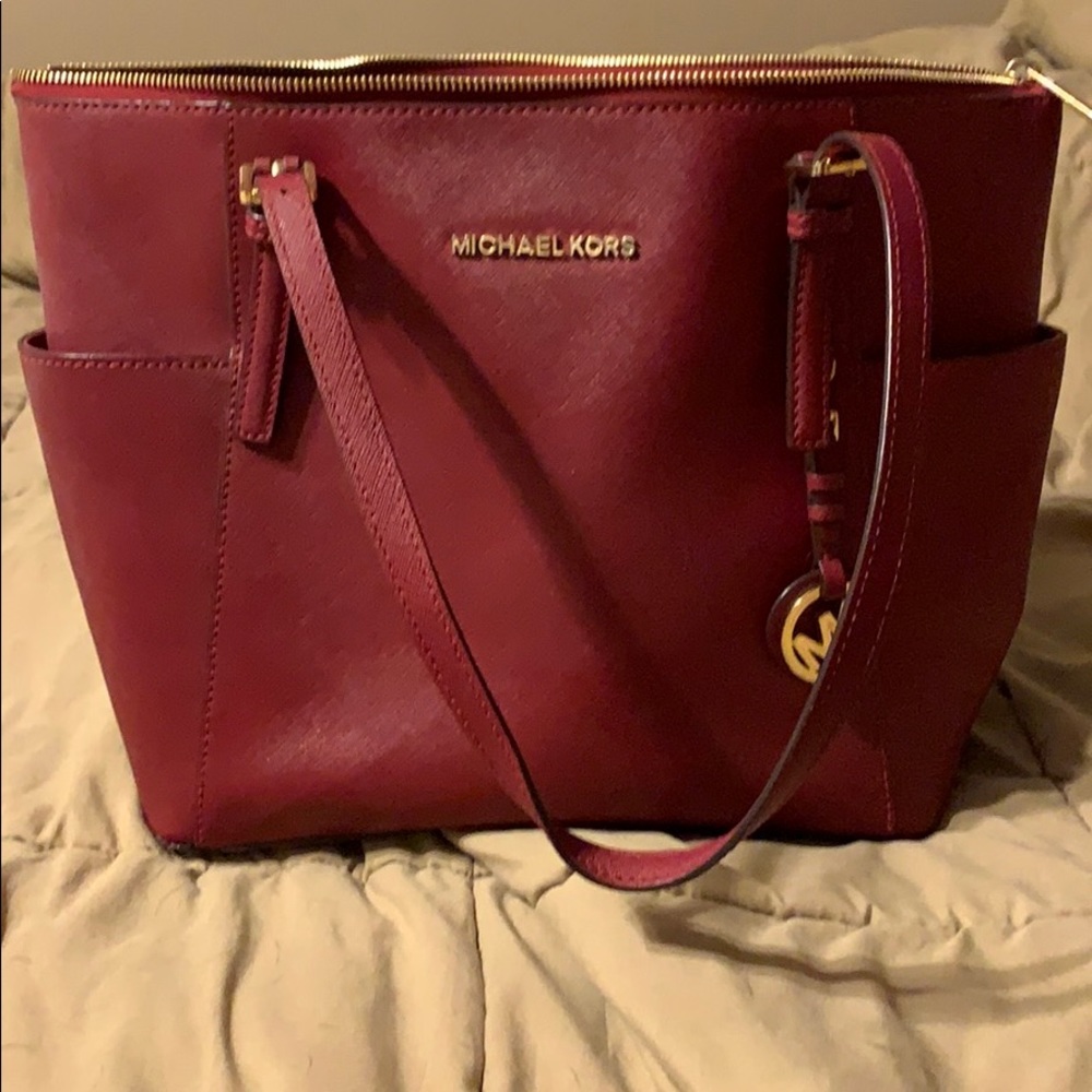Michael Kors maroon jet set tote